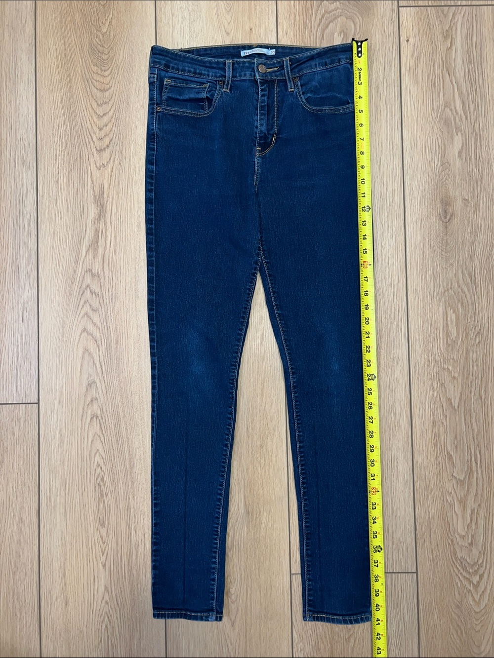 Levi's Women's Indigo High Rise Skinny Jeans - Picture 13 of 16
